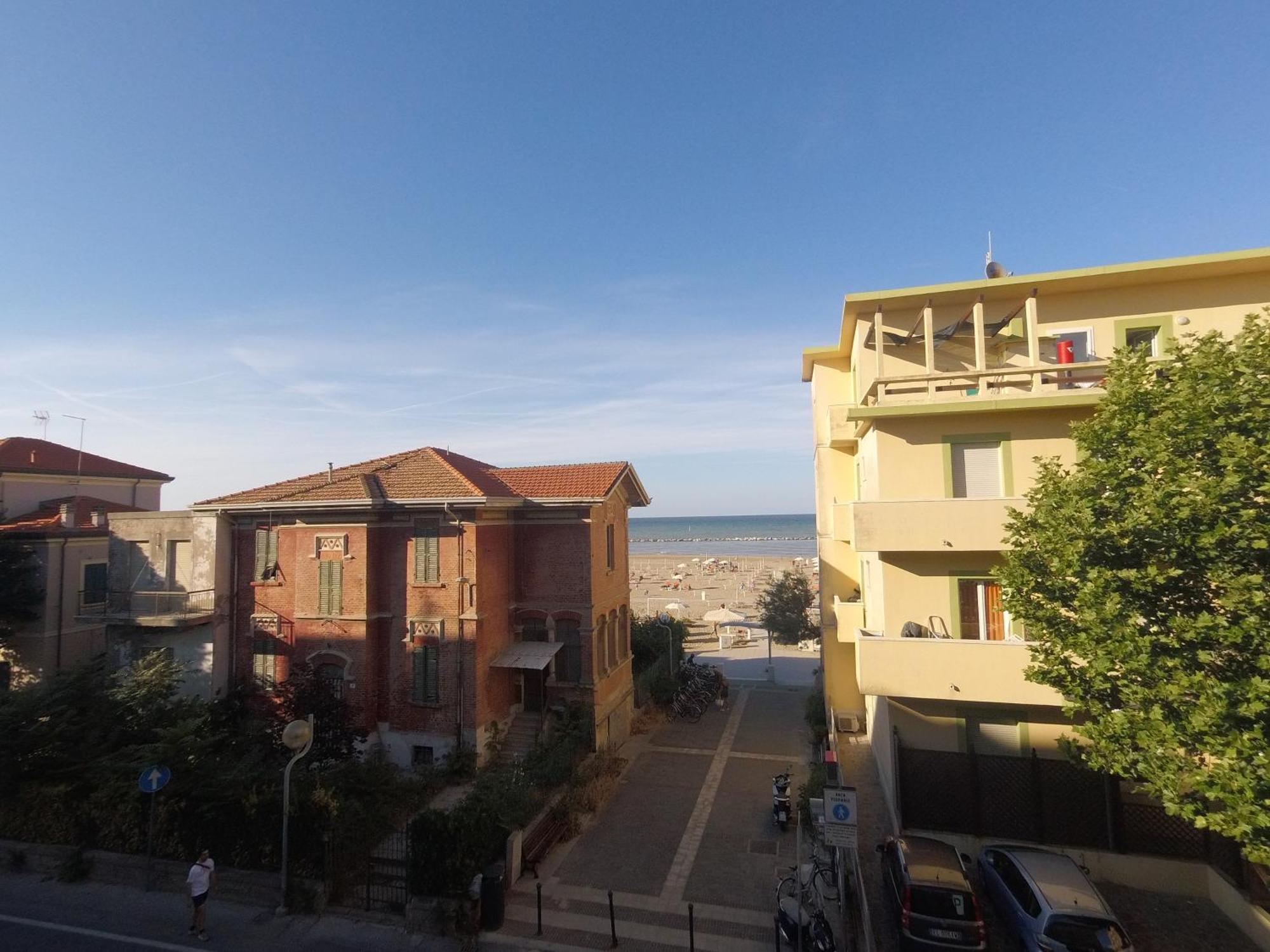 Beach House Holiday Apartments Rimini Extérieur photo