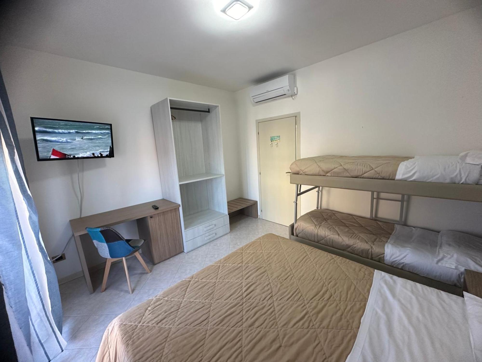 Beach House Holiday Apartments Rimini Extérieur photo