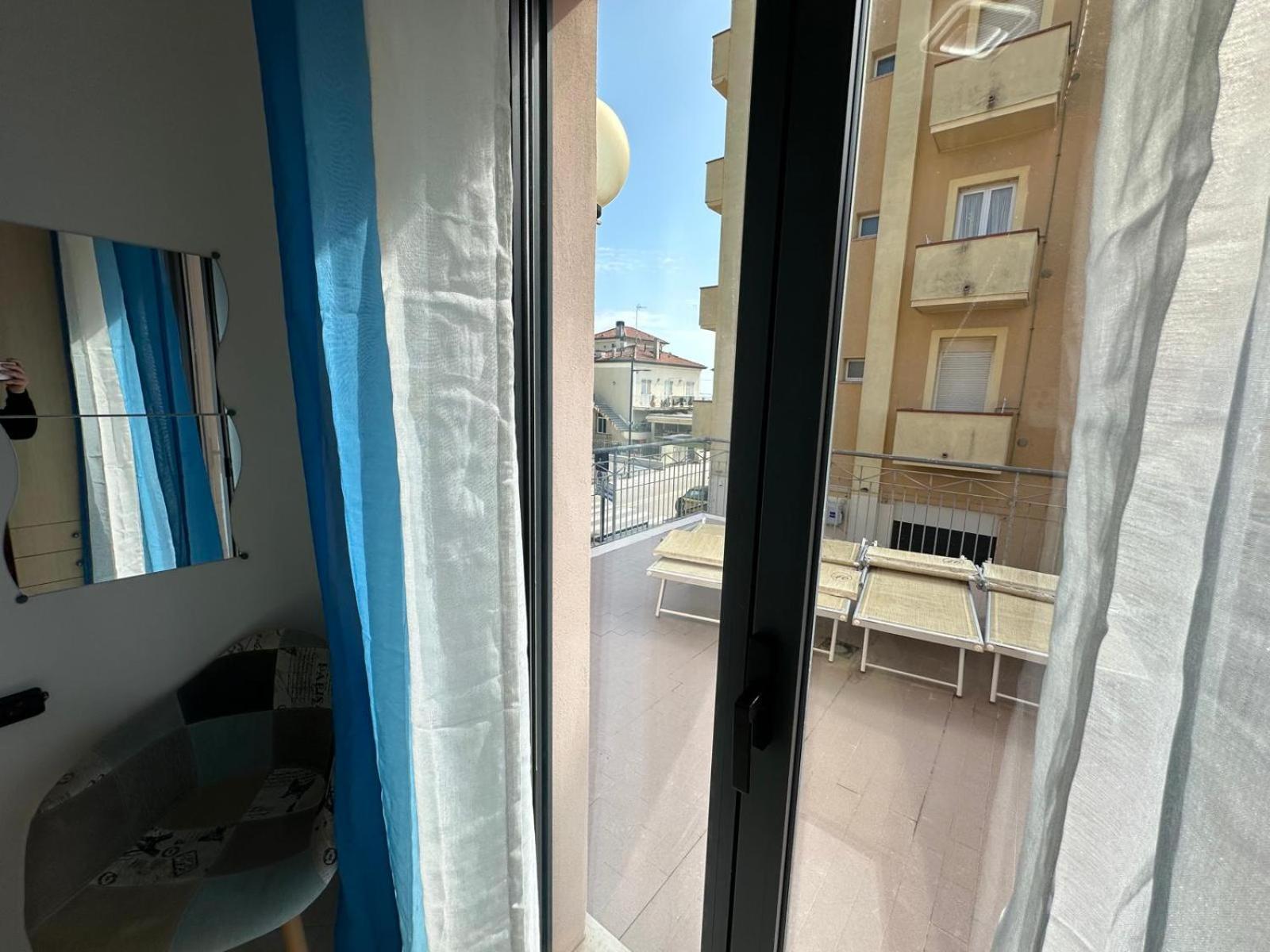 Beach House Holiday Apartments Rimini Extérieur photo
