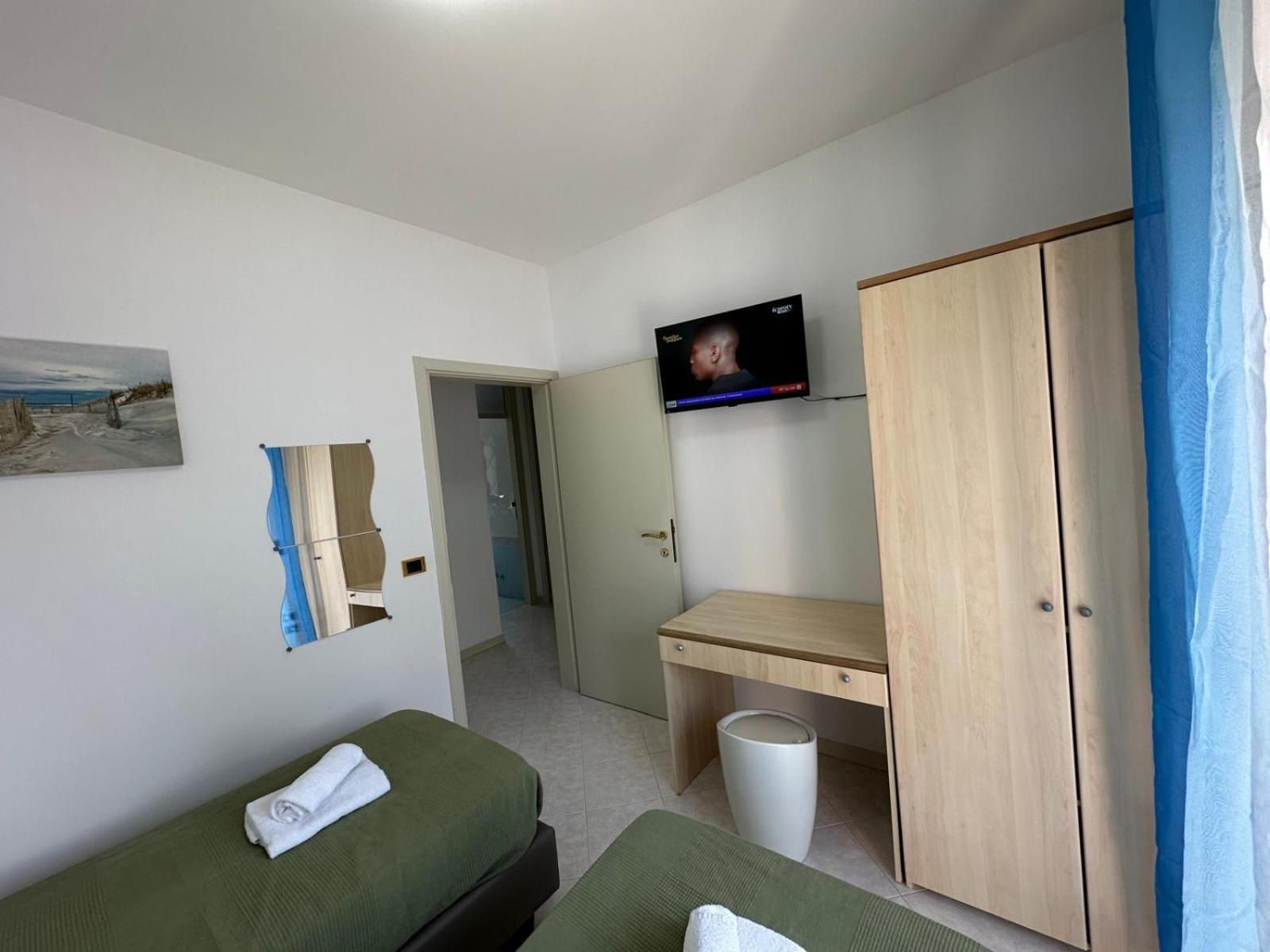 Beach House Holiday Apartments Rimini Extérieur photo