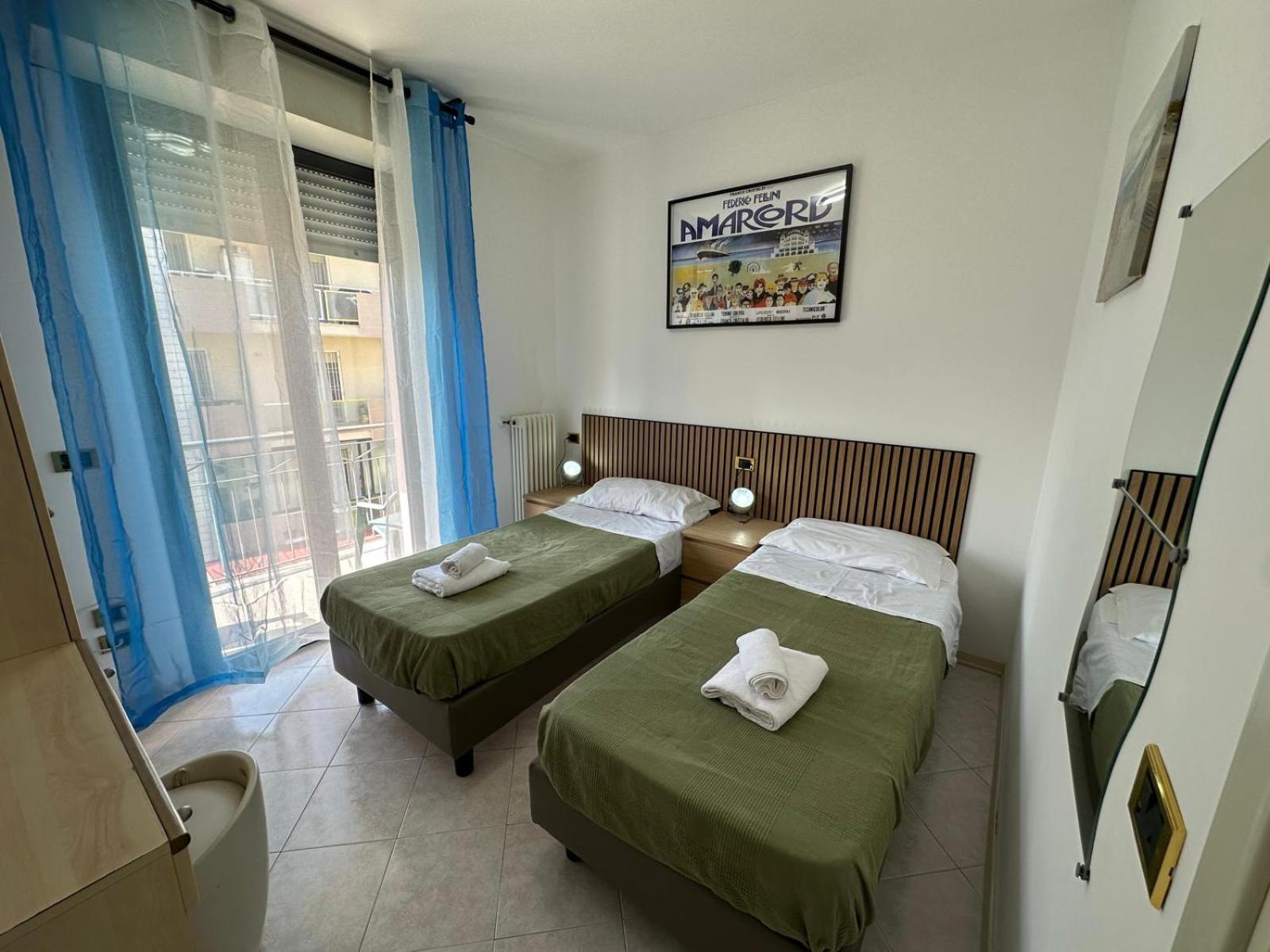 Beach House Holiday Apartments Rimini Extérieur photo